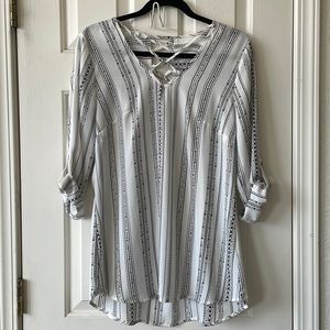 maurices black and white medium tunic blouse